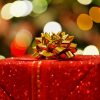 4 julegaveideer til hende christmas-present-83119_640